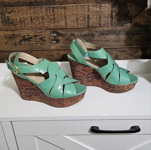 Joan & David teal wedges - Picture 2 of 8